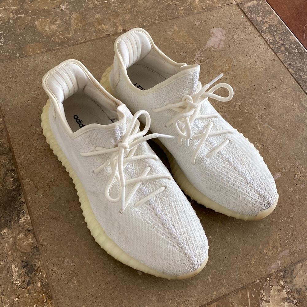 men‘s Yeezy cream white sneakers US 11
